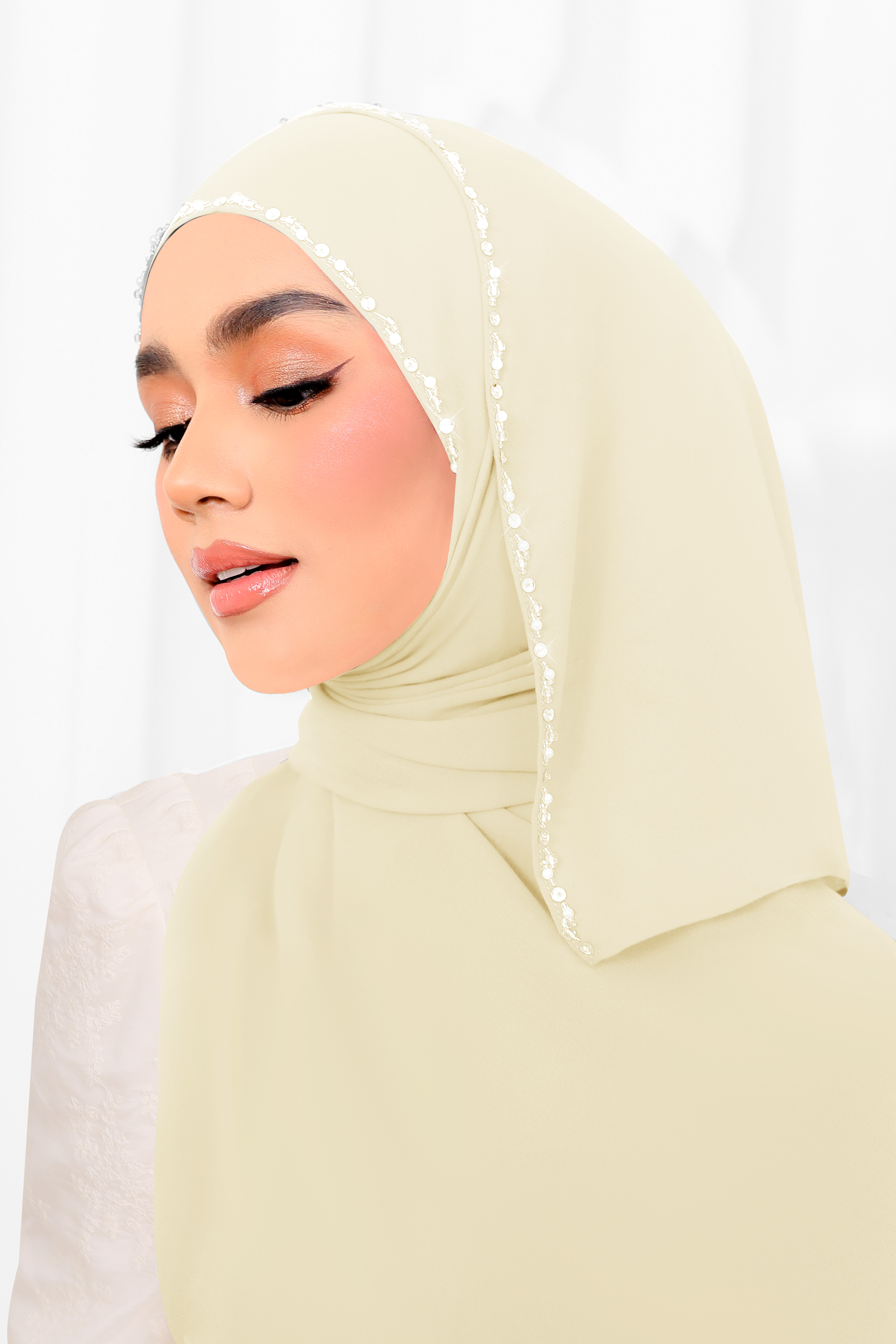 SHASMEEN Beads Long Shawl in Cream